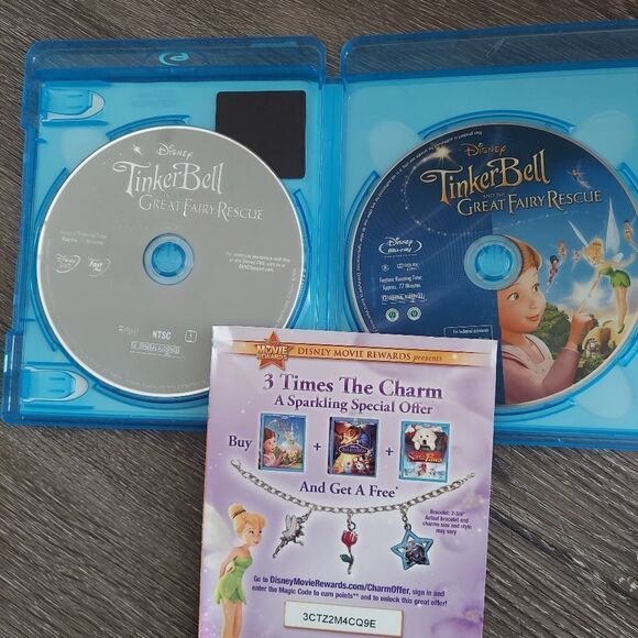 Disney Thinker Bell and the Great Fairy Rescue Blue-Ray + DVD 2-Disc Combo Pack - Picture 3 of 4